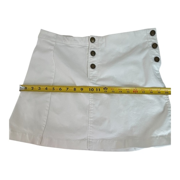 Abercrombie & Fitch Women’s White 6 button Mini Skirt | Sz 10| NWOT - Picture 5 of 8